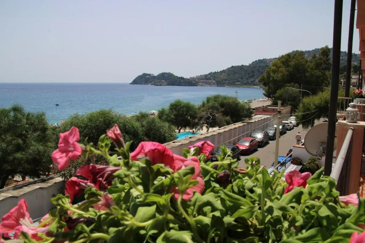 Poseidone Sea Apartment Taormina 마제오
