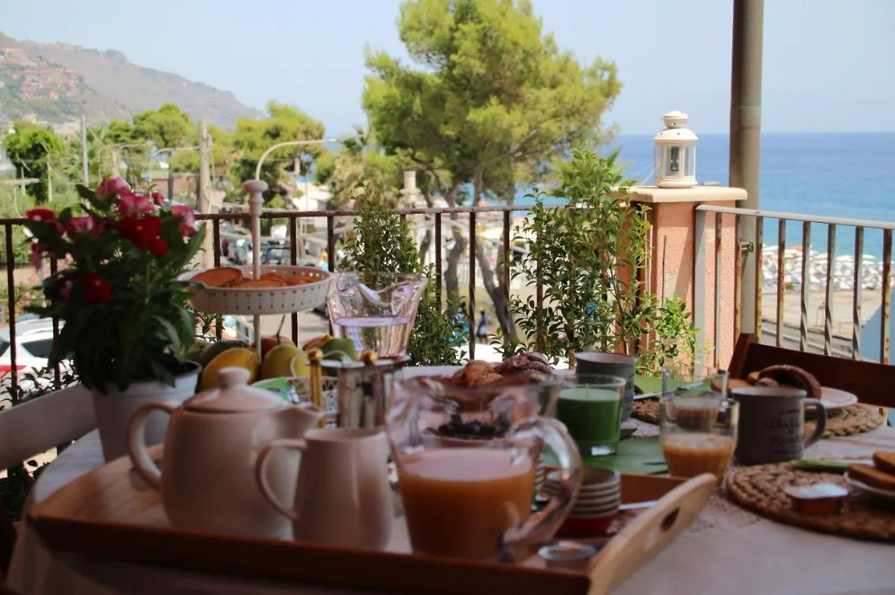 Poseidone Sea Apartment Taormina 마제오